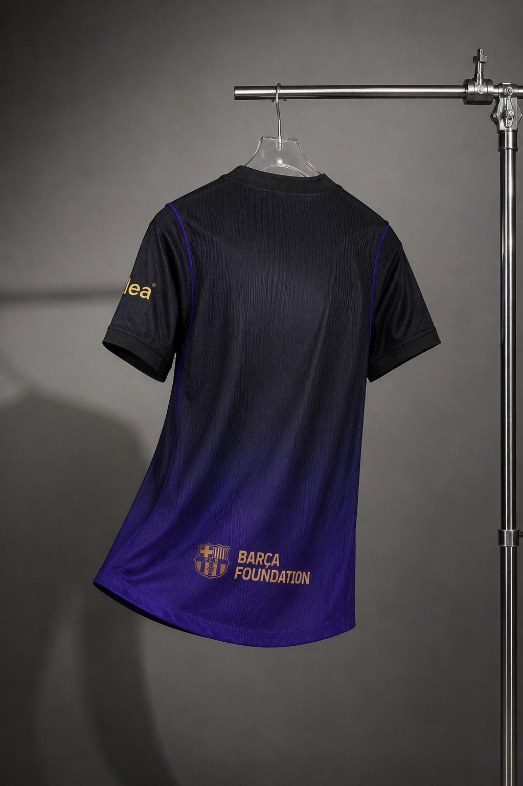 Exemplo de variação de fotografia de camisa de futebol com inteligência artificial
